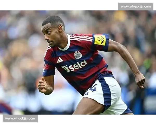 伊萨克返纽卡面谈关键！利物浦 20 万周薪合同曝光，埃迪 - 豪：他是不可替代的顶级前锋